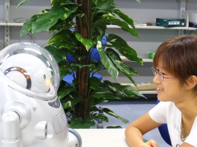 感性ロボット「ifbot」の感情表出